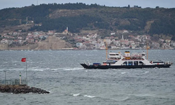 Çanakkale'de hava şartları feribot seferlerini etkiledi: Bazı seferler iptal edildi