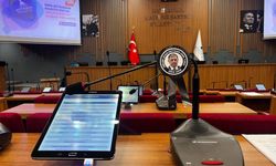 İzmir Büyükşehir Meclisi'nde Cemil Tugay krizi: CHP ve YENİ Parti'den boykot, oturum ertelendi