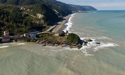 Derelerden taşınan çamur Karadeniz'i kahverengiye çevirdi