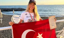 Millî yüzücü Eda Savcıgil Molokai Kanalı'nı geçen en genç Türk oldu