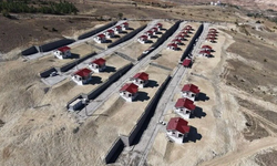 Erzincan Kemah'ta 28 afet konutunun anahtarları hak sahiplerine teslim edildi