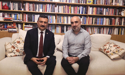 İYİ Partili Türkoğlu’ndan ev hapsindeki gazeteci Saymaz’a ziyaret