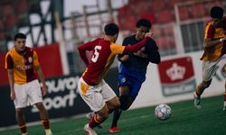 UEFA Gençlik Ligi'nde Galatasaray'a Barcelona darbesi! Genç Aslanlar 10 kişi kaldı