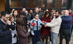 Gazetecilerden Halk TV önünde kayyım protestosu: “Hakikat susturulamaz”