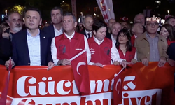 Kadıköy’de 29 Ekim Cumhuriyet Yürüyüşü: Özgür Özel de alanda