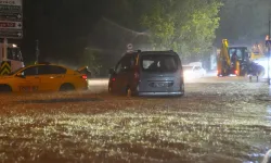 Kuzey Marmara Otoyolu trafiğe kapatıldı mı? İstanbul'da sular yola taştı, trafik kilitlendi