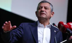 Kırıkkale'de konuşan Özel: "Fon rezaleti 110 milyar dolarla asrın vurgununa dönüştü"
