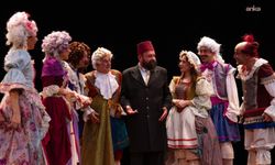 Bursa Şehir Tiyatrosu 20. yılına "Sersem Kocanın Kurnaz Karısı" ile başladı