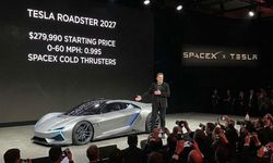 Uçan araba Tesla Roadster tanıtıldı! Elon Musk'ın yeni otomobili uçuyor mu, fiyatı ne kadar, ne zaman satışa çıkacak?
