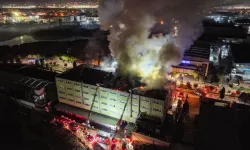 İstanbul Tuzla Deri OSB yer alan bir ayakkabı fabrikasında yangın çıktı
