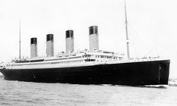 Titanik'in enkazını gösteren turistik denizaltı, okyanusta kayboldu