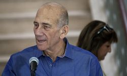 Eski İsrail Başbakanı Olmert: Ülke iç savaşa doğru gidiyor