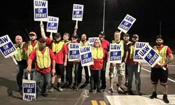 ABD'de 3 otomobil fabrikasının işçileri birlikte grevde