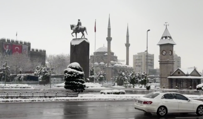 İç Anadolu'da kar