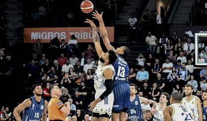 Anadolu Efes, Fenerbahçe Beko'yu mağlup ederek seride öne geçti
