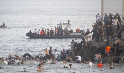 İspanya: Sebte'ye giren 72 bin düzensiz göçmenden 70 bine yakını Fas'a döndü