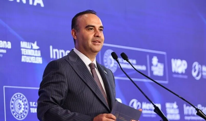 Bakan Kacır: Türk öğrenciler uluslararası olimpiyatlarda 15 madalya kazandı