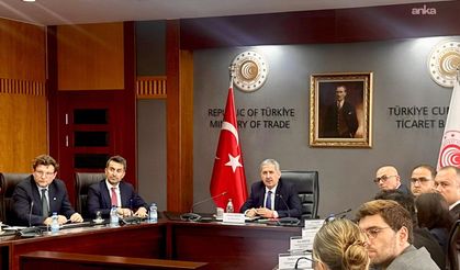 Ticaret Bakanlığı'nda e-ticaret sektörü temsilcileriyle toplantı: Sektörün talep ve beklentileri ele alındı