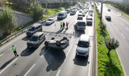 İstanbul Bağcılar'da zincirleme kaza: İki şerit trafiğe kapatıldı