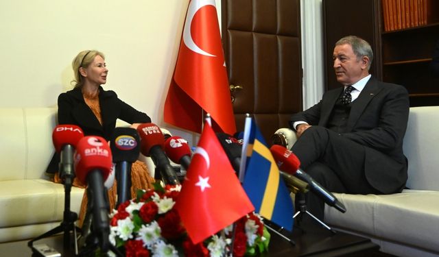 Milli Savunma Komisyonu Başkanı Akar, İsveç'in Ankara Büyükelçisi Mard ile görüştü
