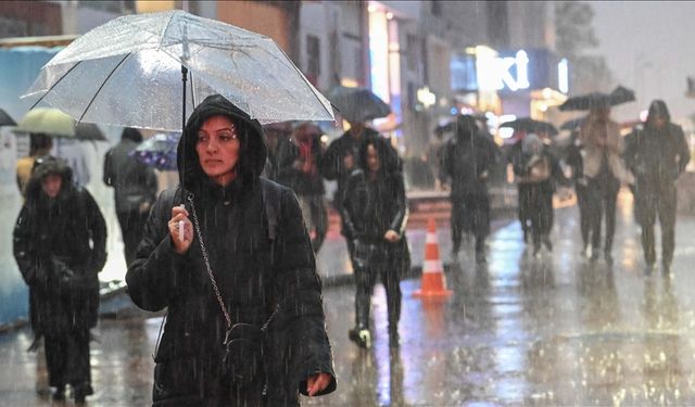 AKOM uyardı: İstanbul'da gece saatlerinde yağış devam edecek