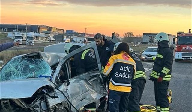 Tekirdağ'da kamyonla çarpışan otomobilin sürücüsü öldü