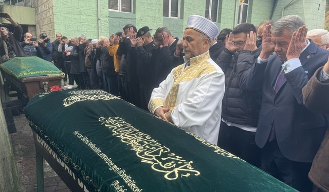 Zonguldak'ta heyelanda göçük altında kalan anne ve oğlunun cenazeleri defnedildi