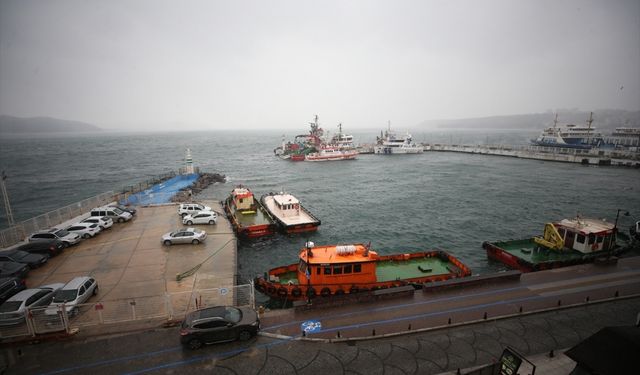 GÜNCELLEME - Çanakkale Boğazı'nda feribot seferleri yeniden başladı