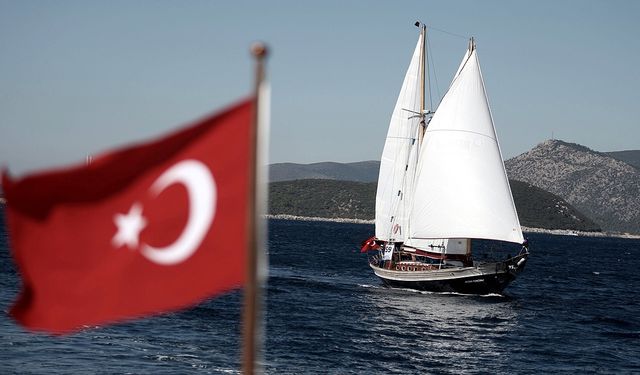 Yurt dışındaki veya yabancı bayraklı teknelerin Türk bayrağına geçiş uygulamasına tamamen son verildi
