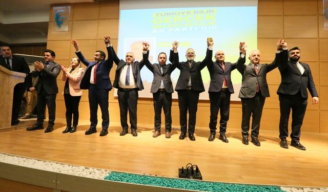 AK Parti'li Yenişehirlioğlu partisinin "Kars Aday Tanıtım Toplantısı"nda konuştu: