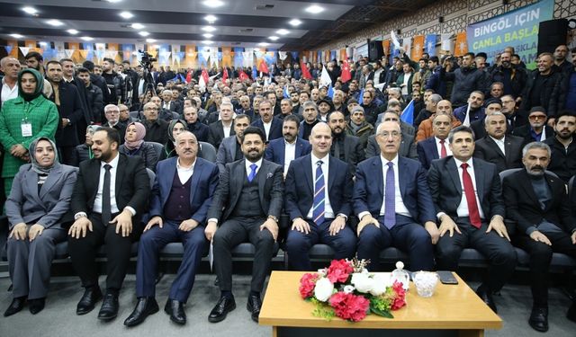 AK Parti'nin Bingöl ilçe ve belde belediye başkan adayları tanıtıldı