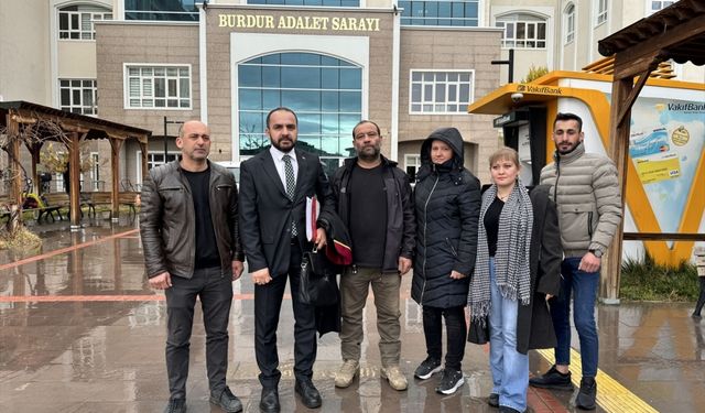 Burdur'da şiddet gördüğü iddiasıyla kocasını öldüren sanığın yargılanmasına devam edildi