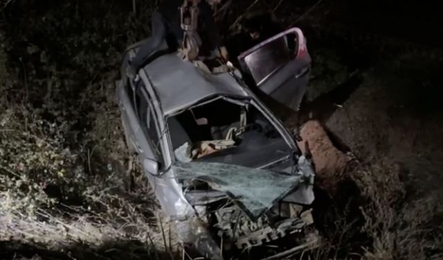 Çanakkale'de kontrolden çıkıp devrilen otomobilin sürücüsü hayatını kaybetti