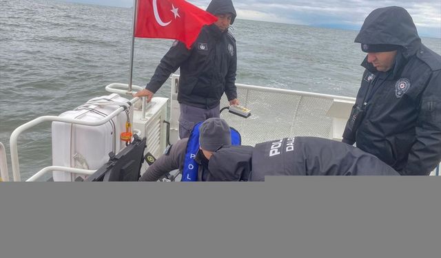 GÜNCELLEME 3 - Marmara Denizi'nde batan geminin mürettebatını arama çalışmaları 4. gününde sürüyor