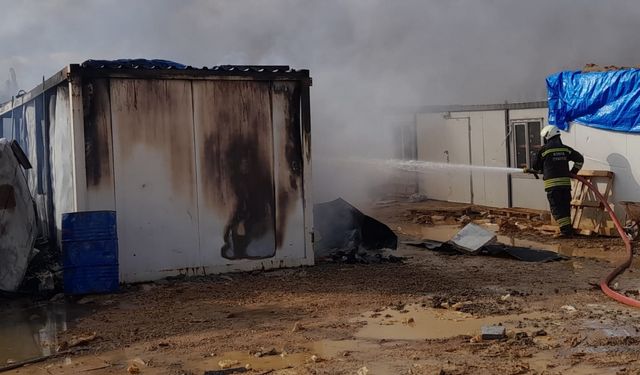 Konya'da inşaat işçilerinin konteynerinde çıkan yangın söndürüldü