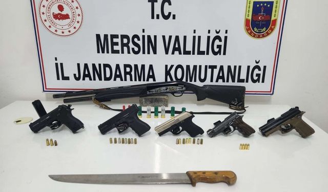 Mersin'de silah ticareti yaptıkları iddiasıyla 2 zanlı yakalandı