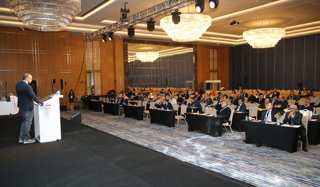 Antalya'da "8. Ulusal Minimal İnvaziv Ürolojik Cerrahi Kongresi" yapıldı