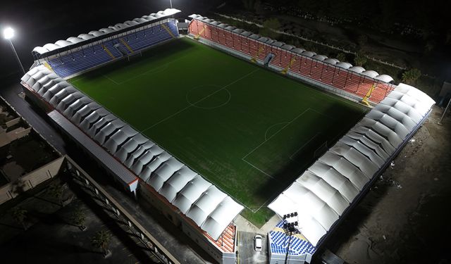 Hatay'da yenilenen Fuat Tosyalı Stadyumu açıldı