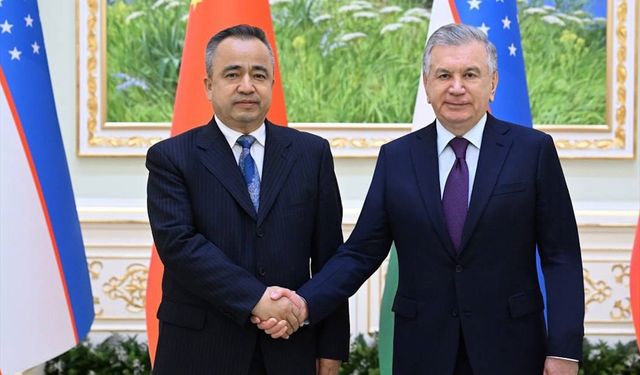 Özbekistan Cumhurbaşkanı Mirziyoyev, Çin'in Sincan Uygur Özerk Bölgesi Valisini kabul etti