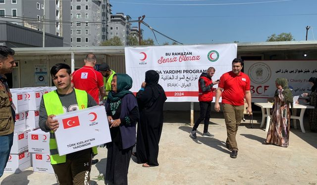 Türk Kızılay, Erbil'deki Herşem Kampı'nda yerinden edilmiş 250 aileye ramazan yardımında bulundu