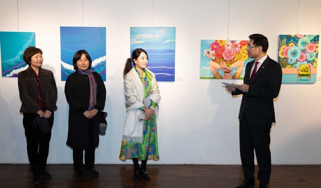 Bloom sergisi, Kore Kültür Merkezi'nde açıldı