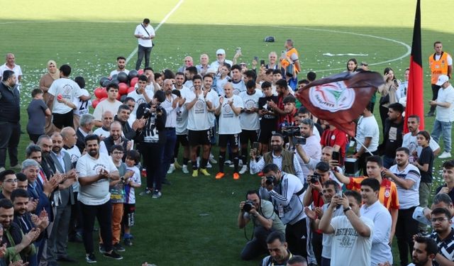Karaköprü Belediyespor, tarihinde ilk kez 2. Lig'de mücadele edecek