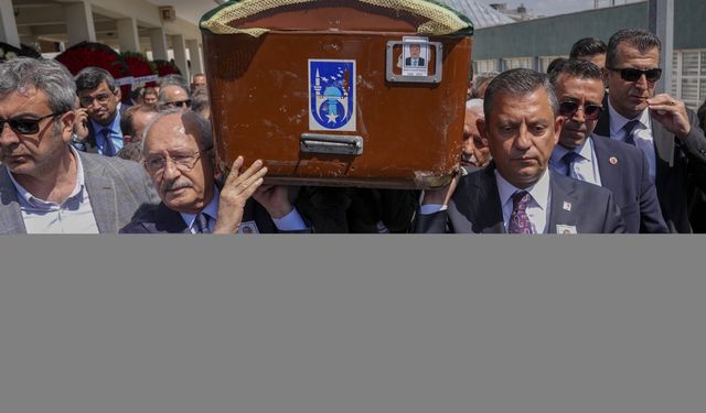 CHP Genel Başkanı Özel, partisinin TBMM Grup Müdürü Bayraktar'ın cenazesine katıldı