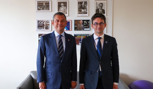 CHP Genel Başkanı Özel, Strazburg'da AKPM Başkanı Rusopulos ile görüştü