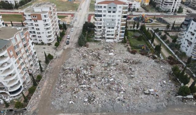 6 Şubat depreminde 70 kişinin hayatını kaybettiği binanın müteahhidi tahliye edildi