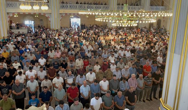 İç Anadolu'daki camilerde Heniyye için gıyabi cenaze namazı kılındı