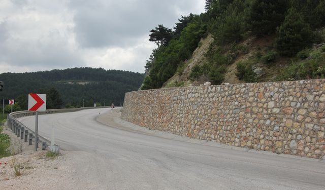 Aynalı Kaya bölgesindeki yol yeniden ulaşıma açıldı