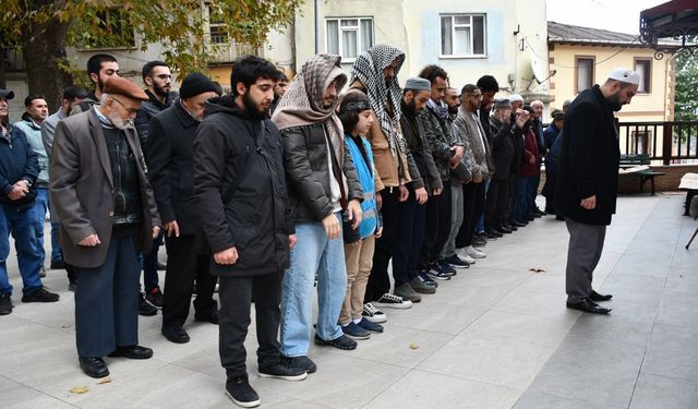 Bilecik'te İsrail'in saldırısında ölen Filistinliler için gıyabi cenaze namazı kılındı