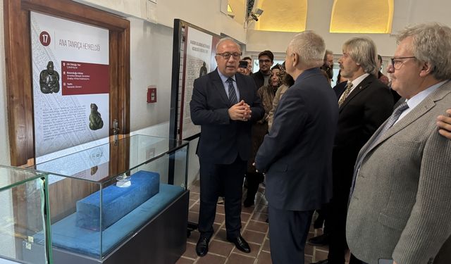 Çatalhöyük'ten yurt dışına kaçırılan heykelcik, Konya'ya getirildi