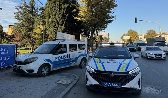 GÜNCELLEME - Sakarya'da hafif ticari aracın çarptığı 11 yaşındaki çocuk hayatını kaybetti